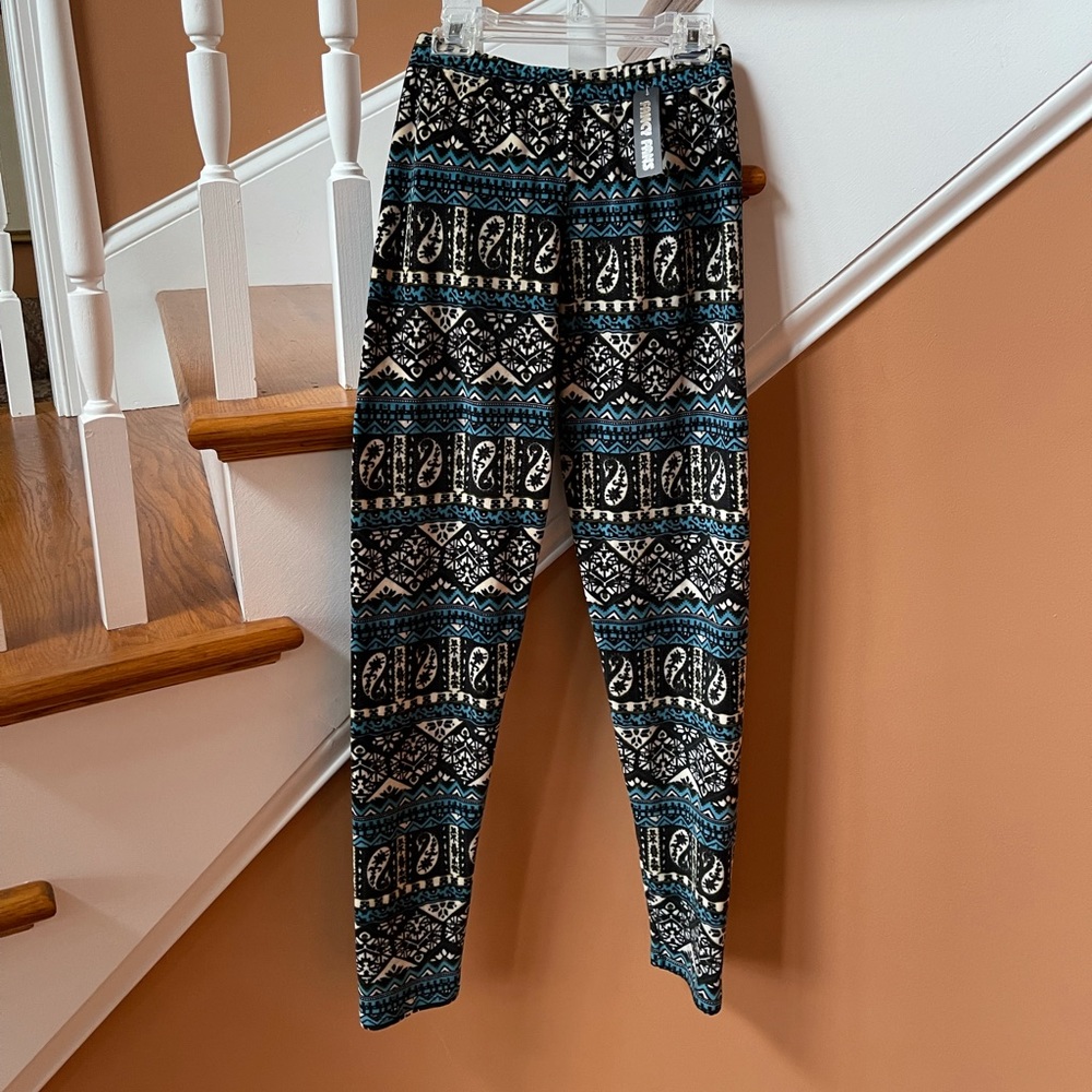 Super soft patterned velour NWT one size leggings